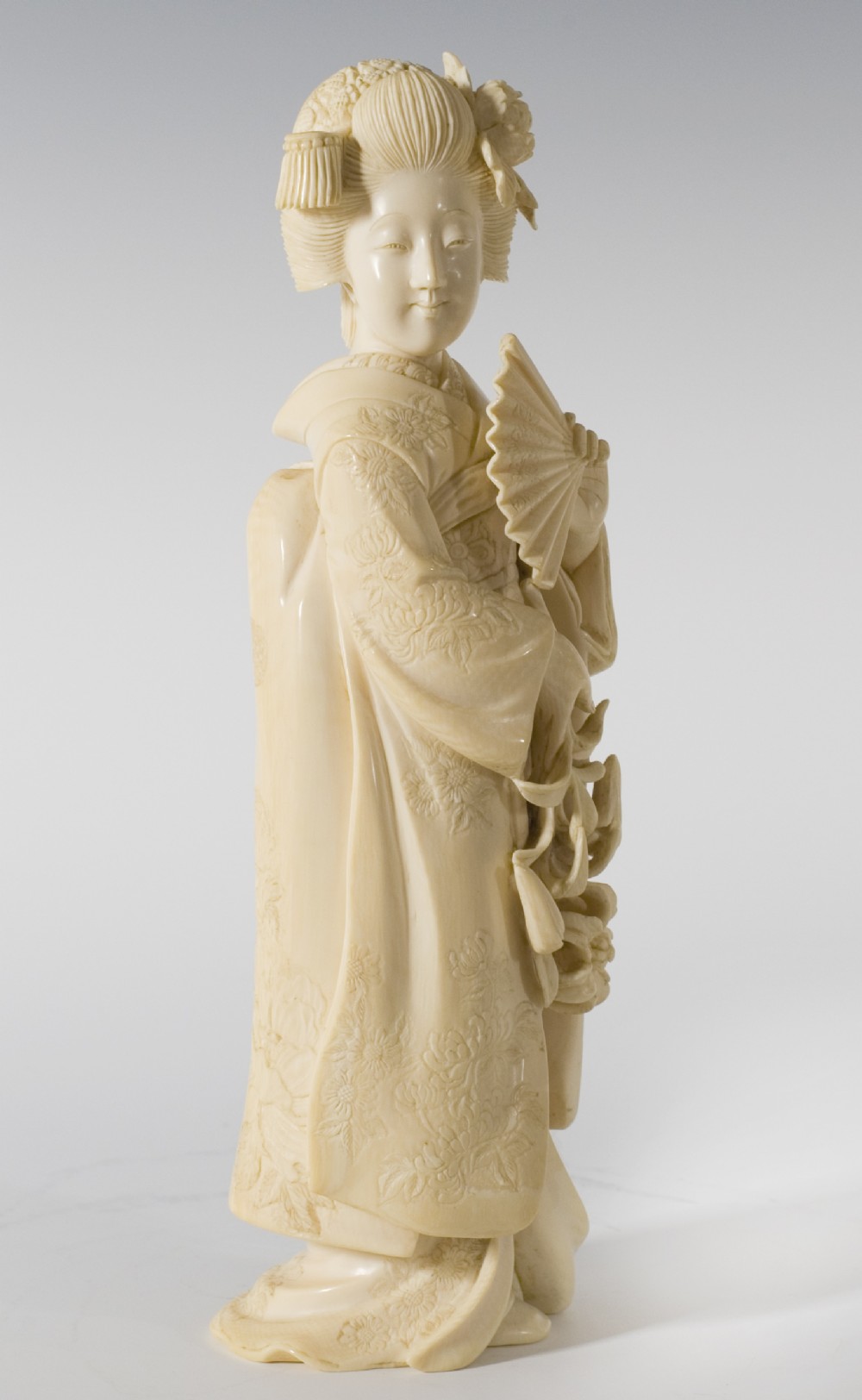 FABULOUS QUALITY JAPANESE IVORY OKIMONO - BEAUTIFUL BIJIN  View VIII