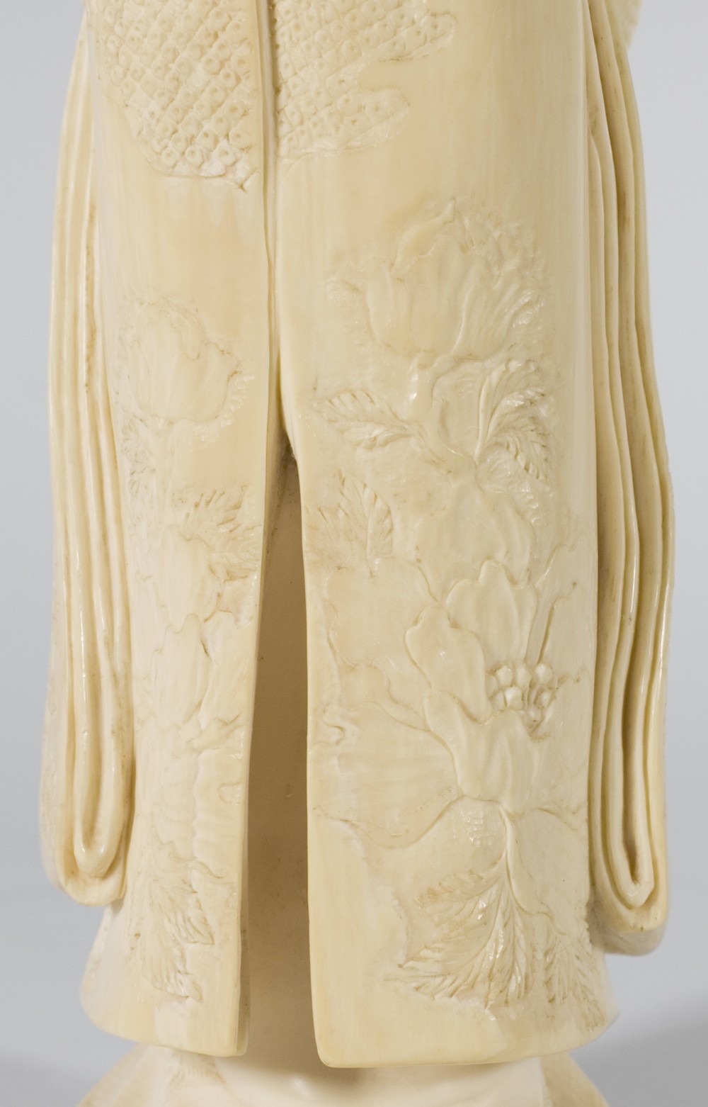 FABULOUS QUALITY JAPANESE IVORY OKIMONO - BEAUTIFUL BIJIN  View XIV
