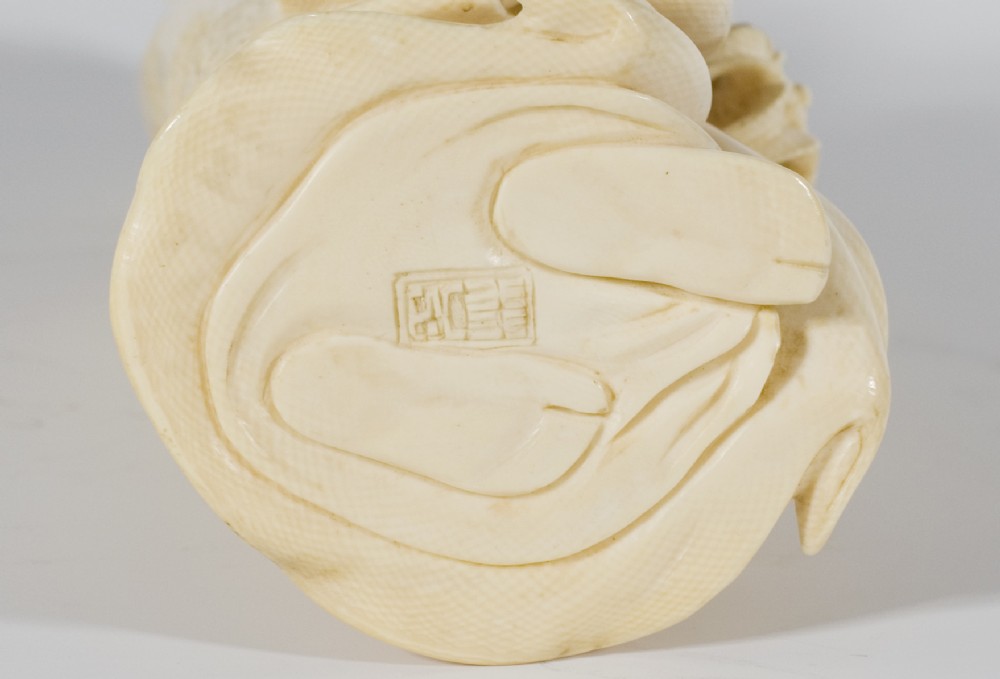 FABULOUS QUALITY JAPANESE IVORY OKIMONO - BEAUTIFUL BIJIN  View XV