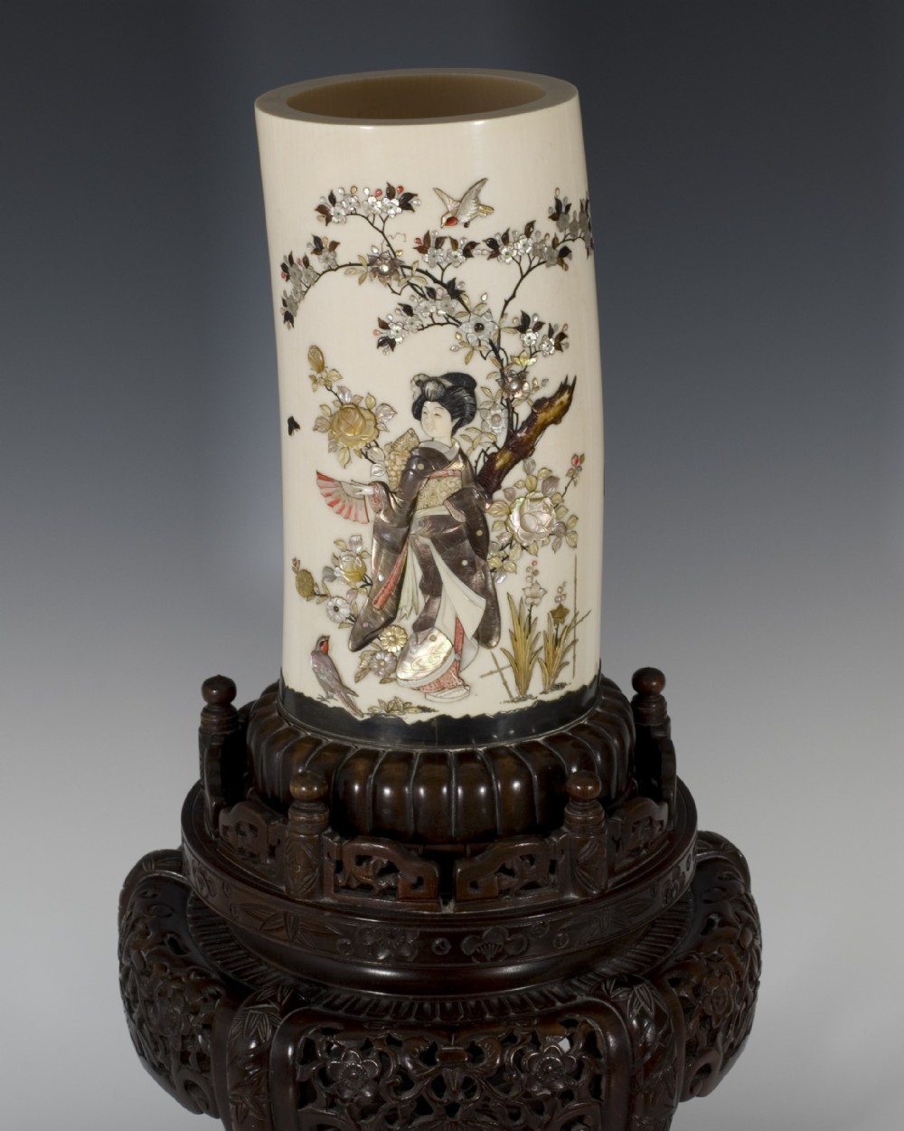 A LARGE JAPANESE SHIBAYAMA TUSK VASE ON STAND View VI