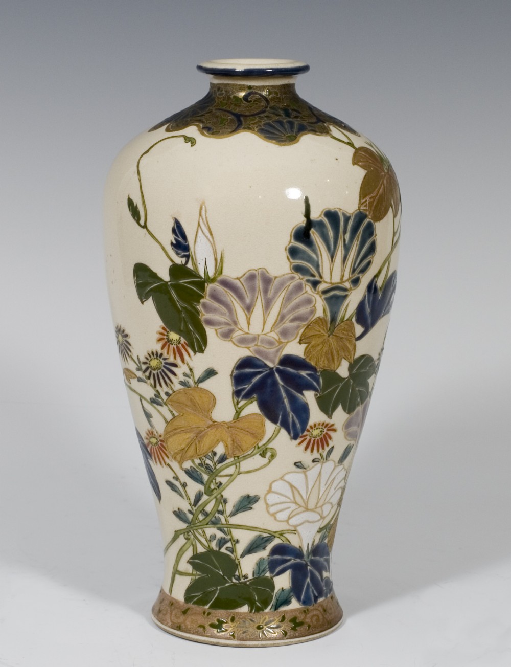 DECORATIVE PAIR OF JAPANESE IMPERIAL SATSUMA VASES View II