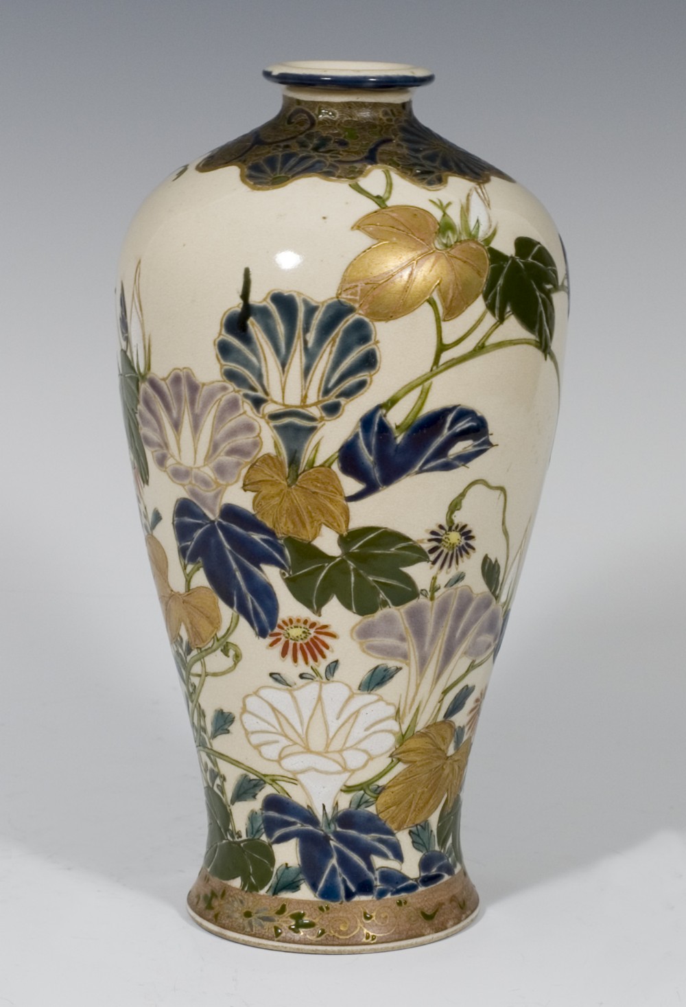 DECORATIVE PAIR OF JAPANESE IMPERIAL SATSUMA VASES View III