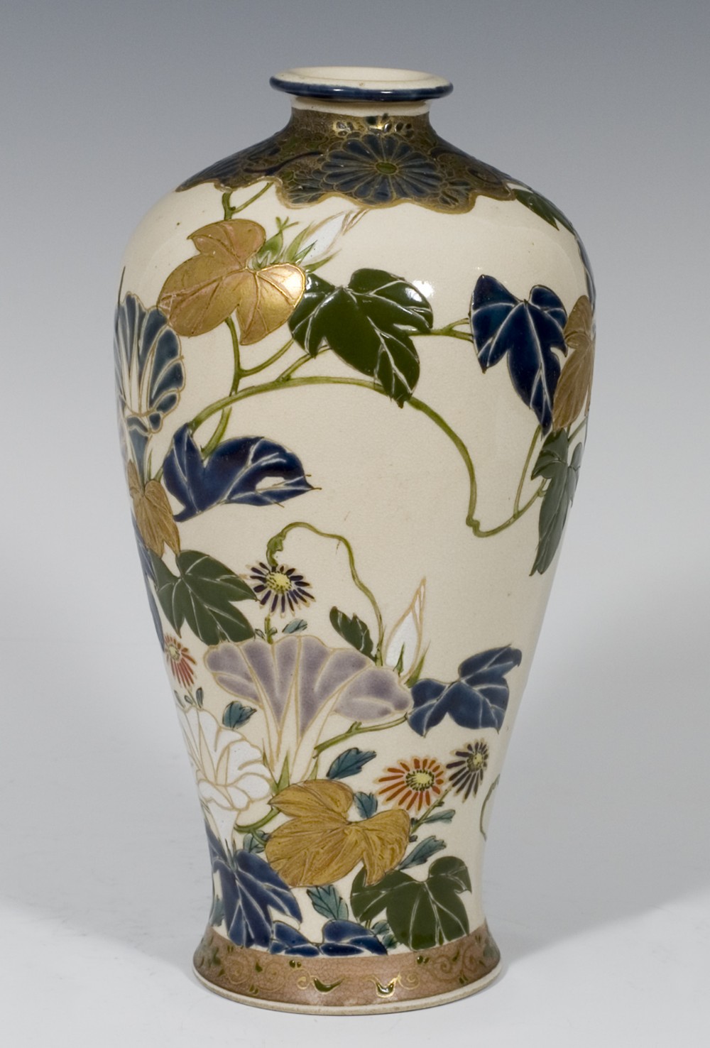 DECORATIVE PAIR OF JAPANESE IMPERIAL SATSUMA VASES View IV