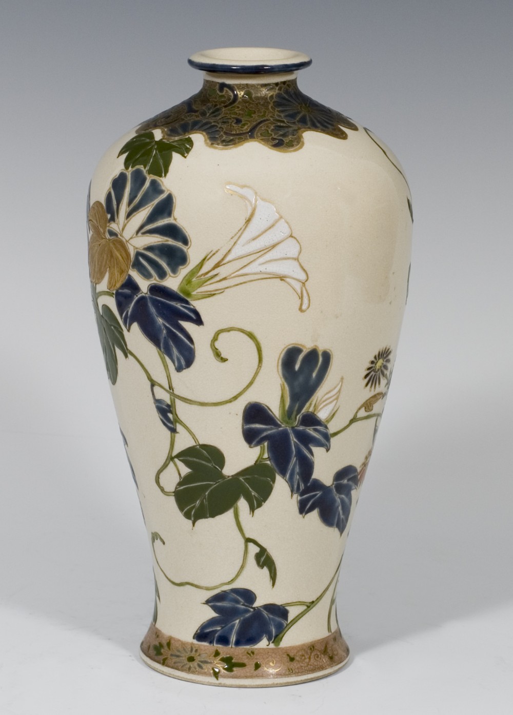 DECORATIVE PAIR OF JAPANESE IMPERIAL SATSUMA VASES View VI
