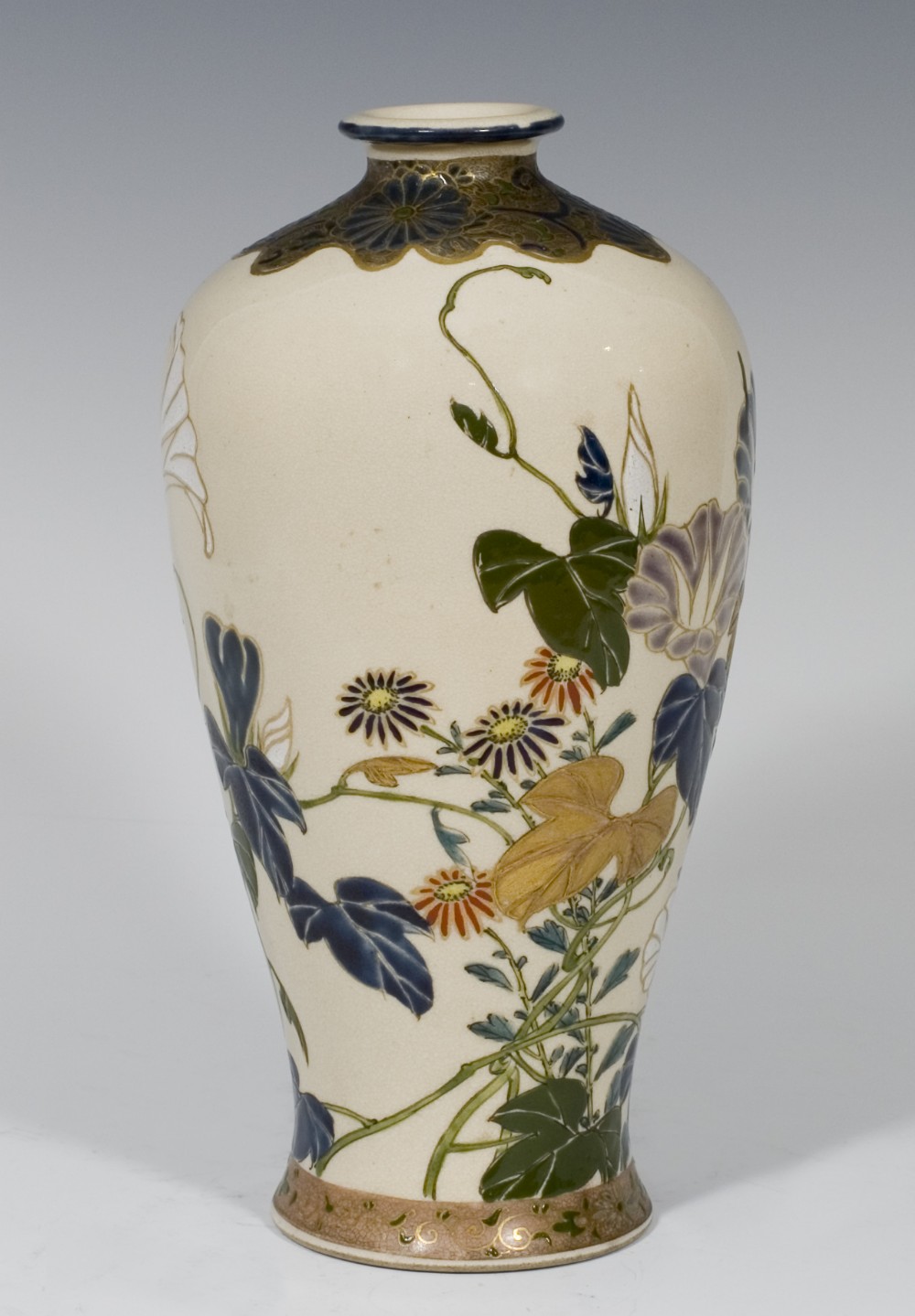 DECORATIVE PAIR OF JAPANESE IMPERIAL SATSUMA VASES View VII