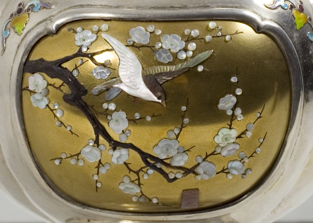 JAPANESE SILVER-ENAMEL & SHIBAYAMA DECORATED GOLD LACQUER KORO View VI