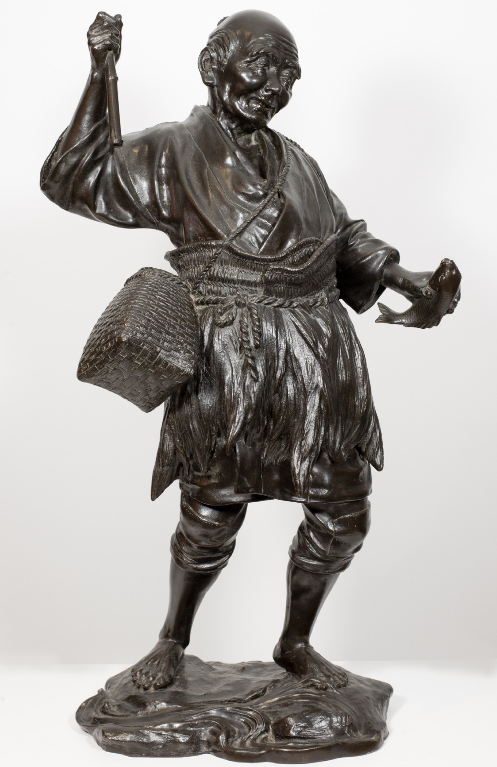 A LARGE TOKYO SCHOOL JAPANESE BRONZE OKIMONO FISHERMAN BY SEIYA View II