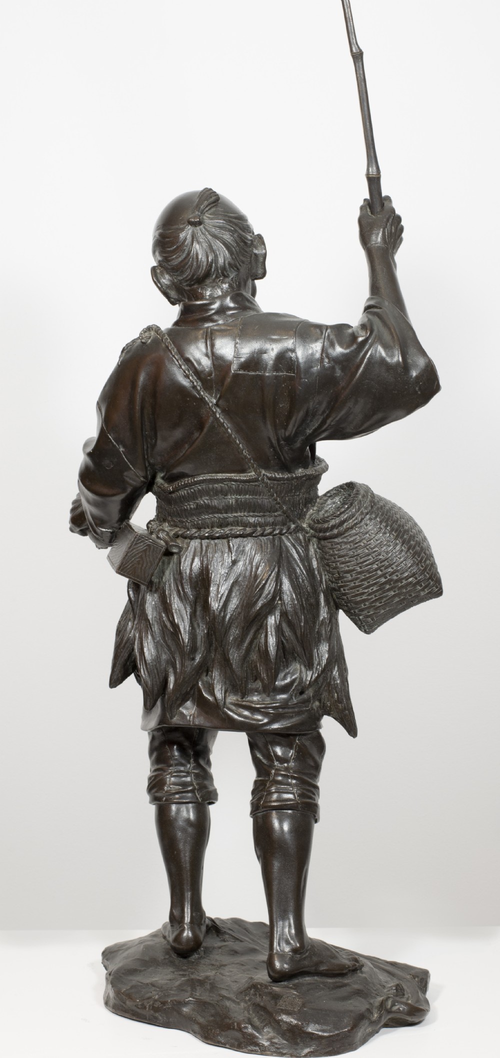 A LARGE TOKYO SCHOOL JAPANESE BRONZE OKIMONO FISHERMAN BY SEIYA View IV