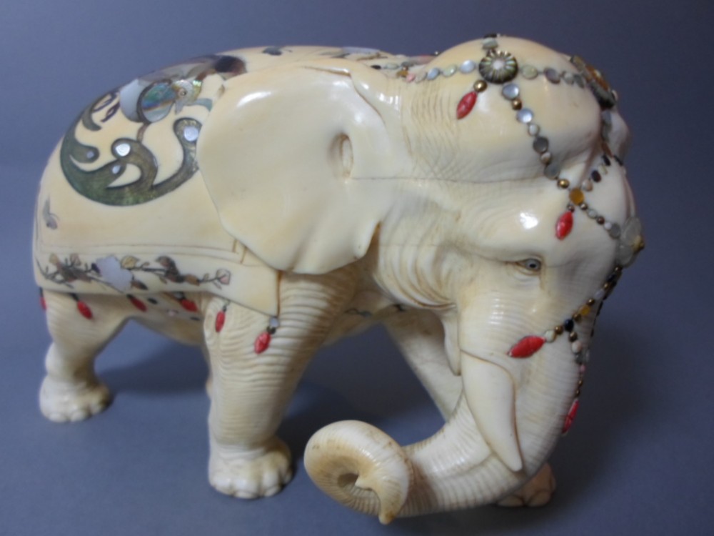 LARGE JAPANESE ONE PIECE IVORY AND SHIBAYAMA ELEPHANT View VIII