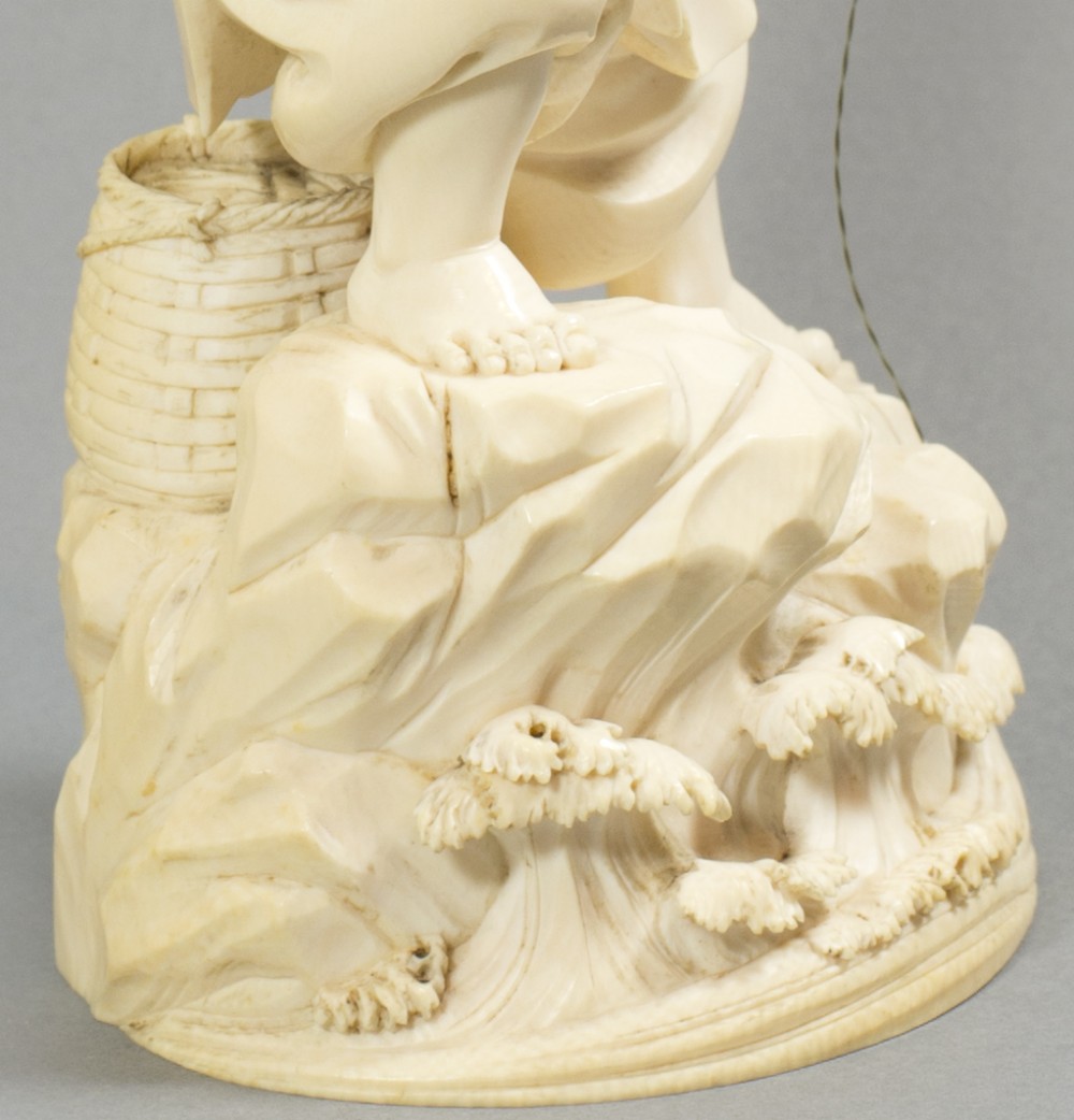 HUMEROUS JAPANESE IVORY OKIMONO EBISU LUCKY FISHING GOD View VI