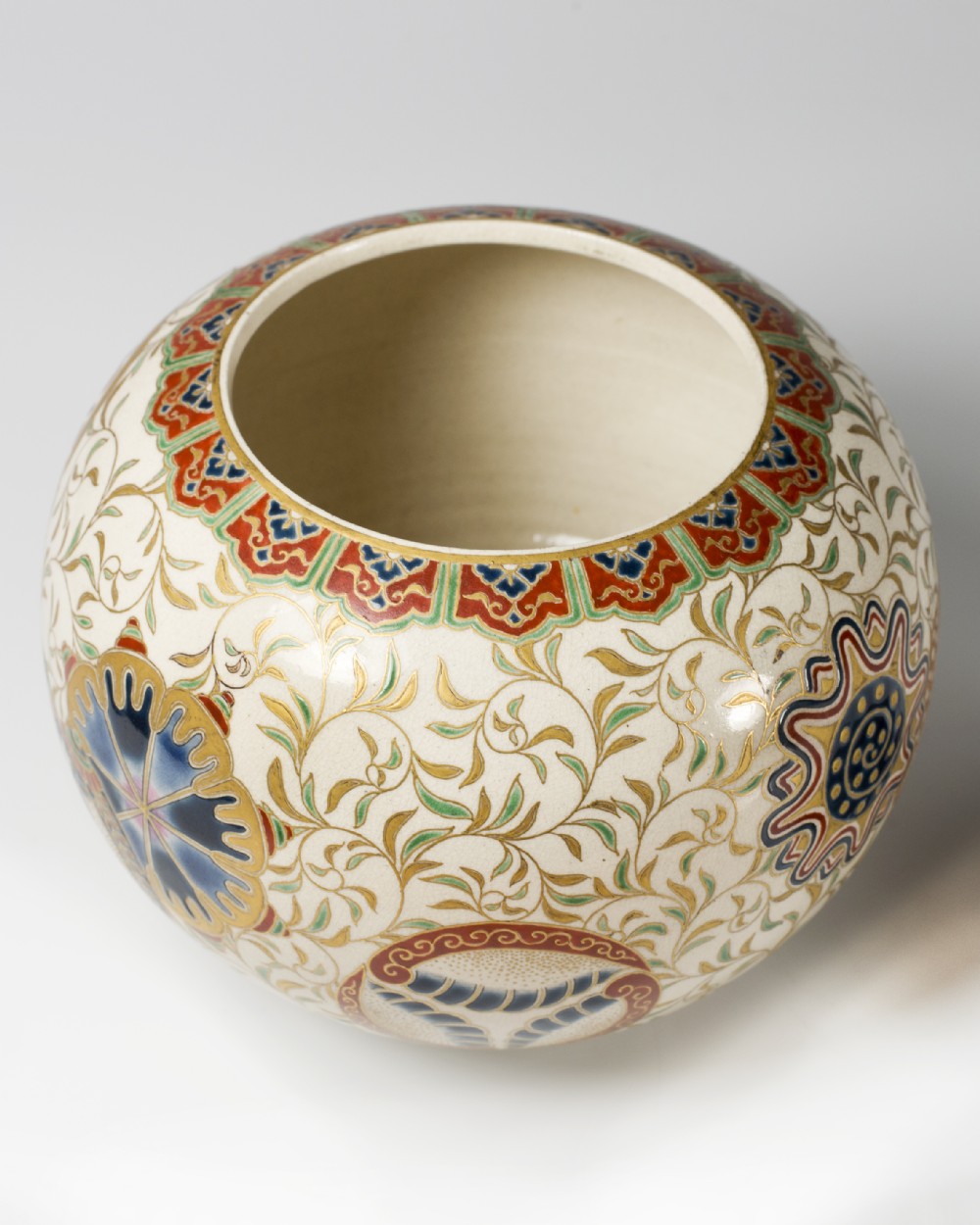DECORATIVE JAPANESE SILVER LIDDED IMPERIAL SATSUMA KORO View X