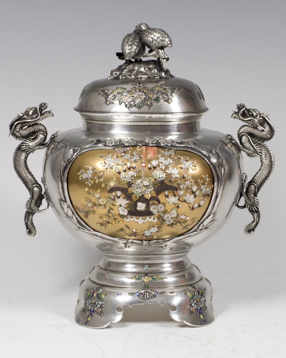 EXCEPTIONAL LARGE JAPANESE SILVER,GOLD LACQUER SHIBAYAMA KORO  View II