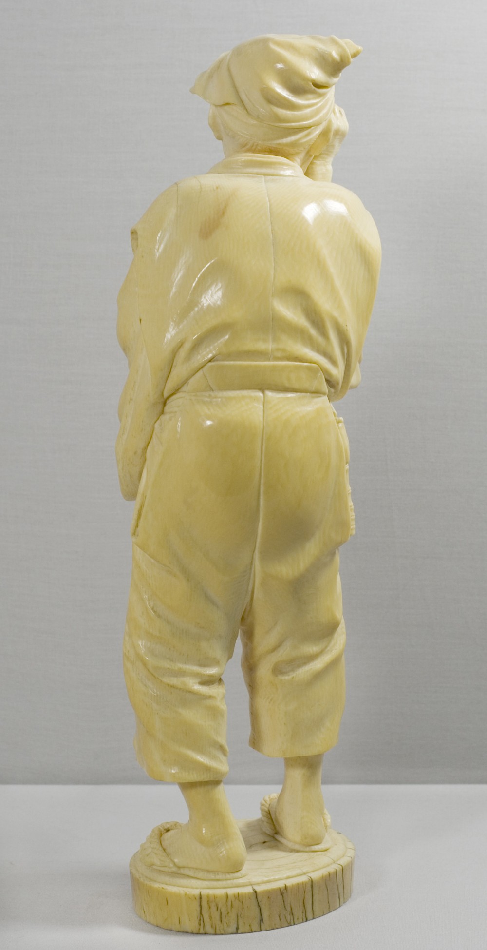 FABULOUS SIGNED TOKYO ARTIST IVORY OKIMONO OF AN EGG TESTER View IV