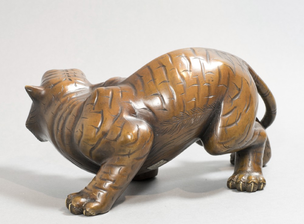 STYLISTIC JAPANESE BRONZE MIXED METAL TIGER BY TOSHIHARU View V