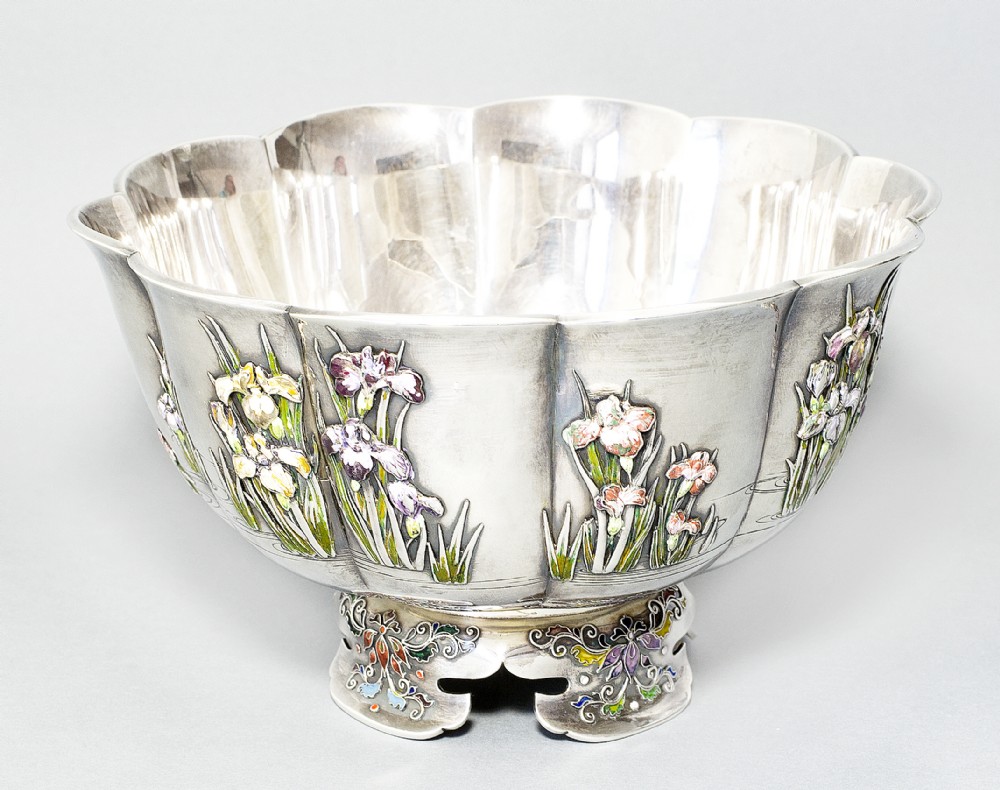 FINE QUALITY  JAPANESE SOLID SILVER AND ENAMEL LOBED BOWL  View VI