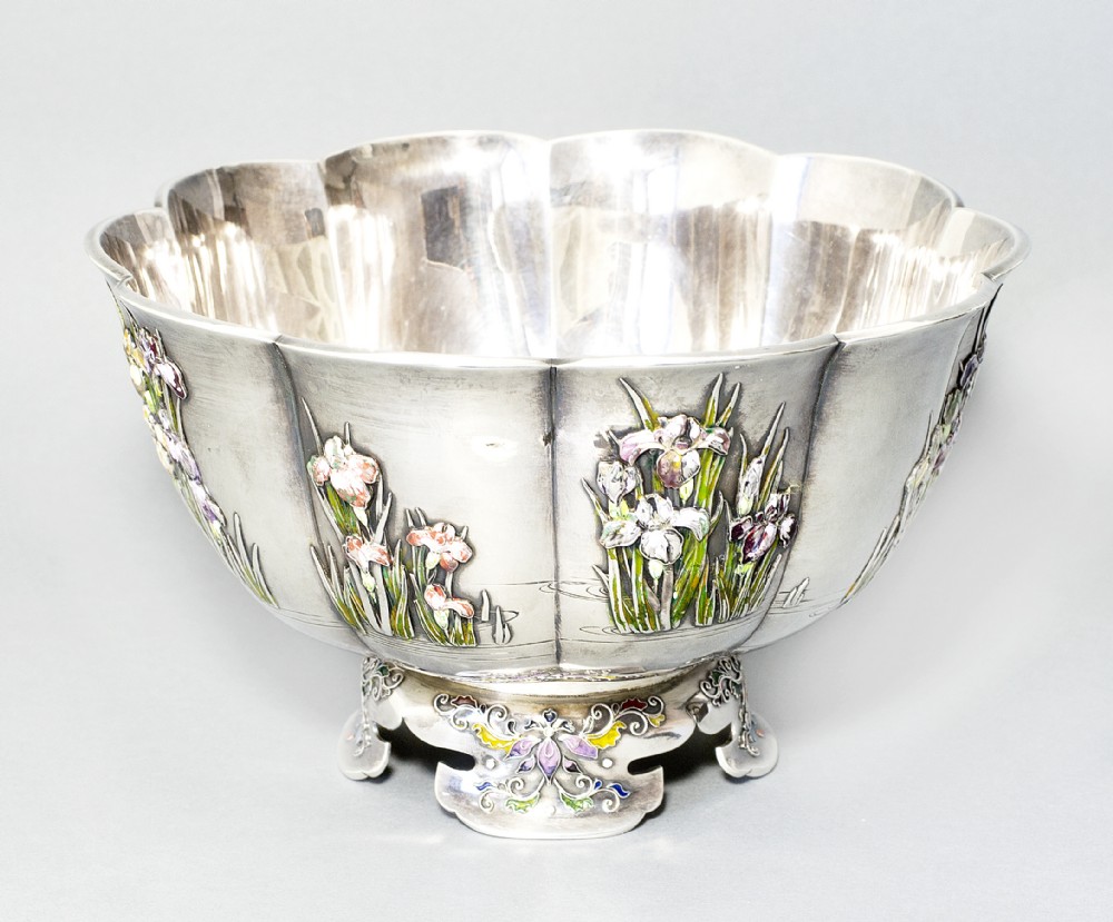 FINE QUALITY  JAPANESE SOLID SILVER AND ENAMEL LOBED BOWL  View VII