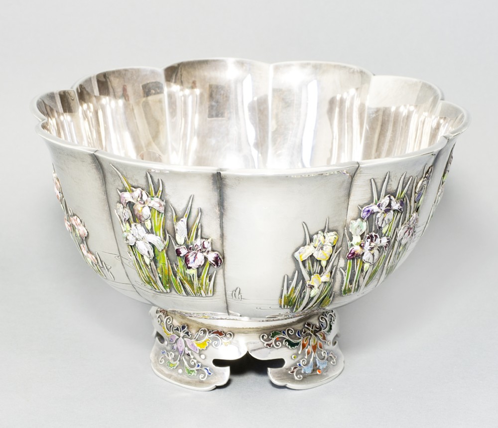 FINE QUALITY  JAPANESE SOLID SILVER AND ENAMEL LOBED BOWL  View VIII