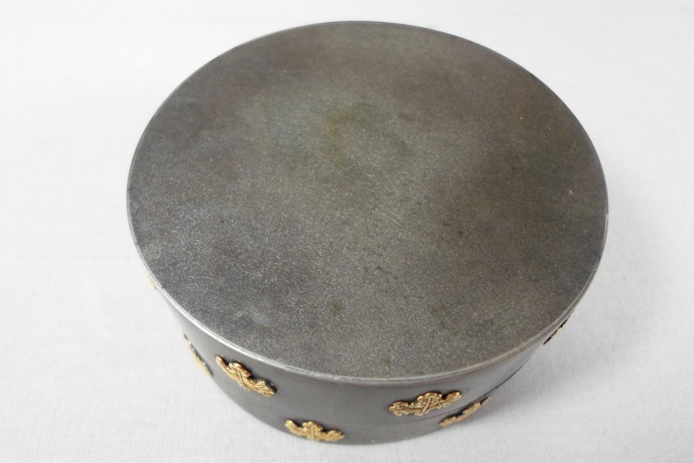 EXCEPTIONAL JAPANESE MIXED METAL TSUBA MAKERS LIDDED BOX View VI