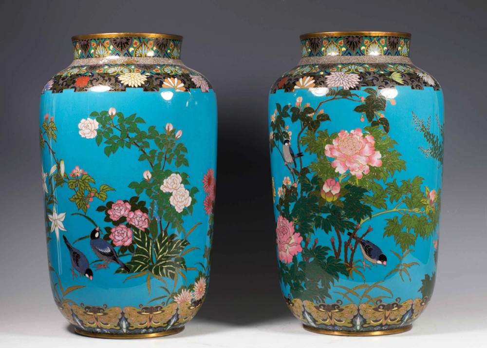 LARGE PAIR OF JAPANESE MEIJI PERIOD CLOISONNE VASES View V