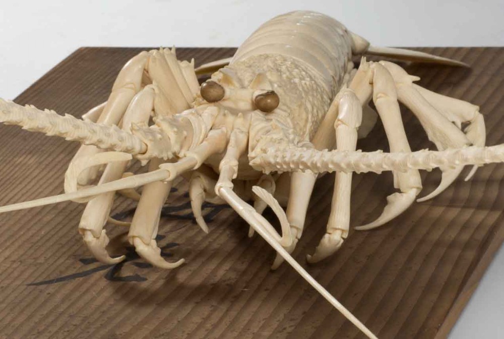 OUTSTANDING JAPANESE FULLY ARTICULATED IVORY LOBSTER OKIMONO-SAKURAI SOSAI View V