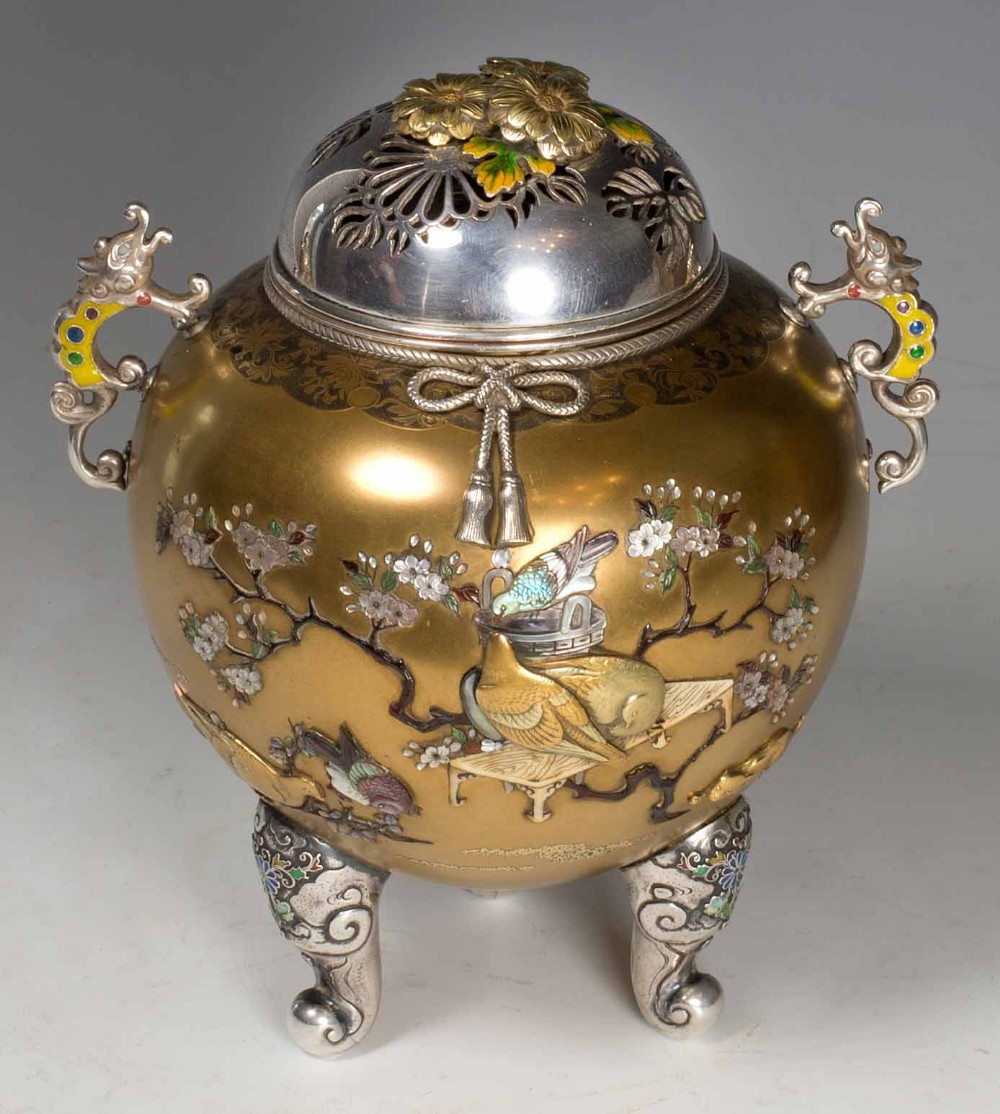 OUTSTANDING JAPANESE GOLD LACQUER & SHIBAYAMA KORO View II