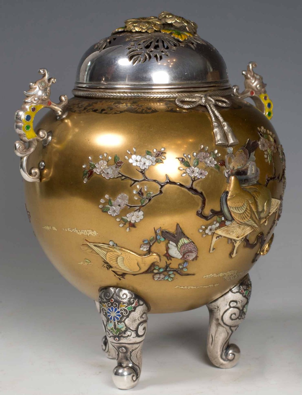 OUTSTANDING JAPANESE GOLD LACQUER & SHIBAYAMA KORO View III