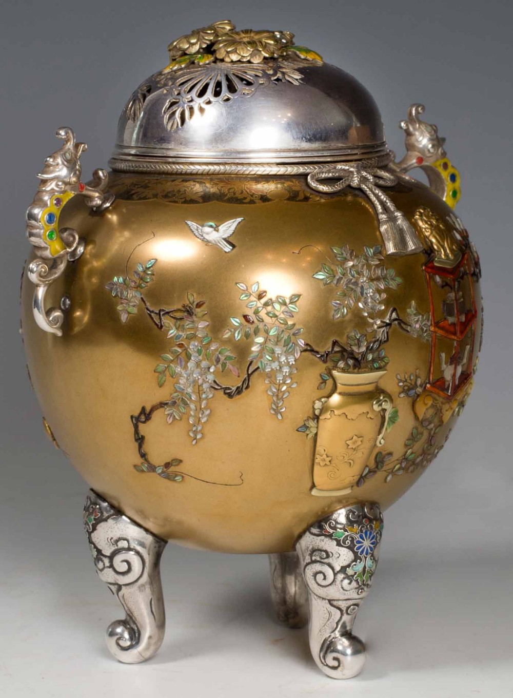 OUTSTANDING JAPANESE GOLD LACQUER & SHIBAYAMA KORO View VII