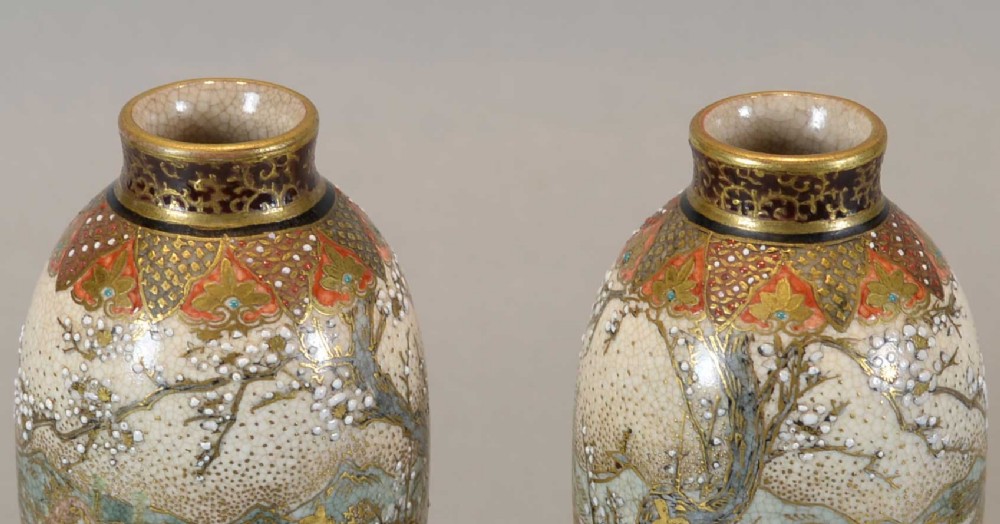 FINE QUALITY PAIR OF JAPANESE MINIATURE  SATSUMA VASES SIGNED KIZAN View VI