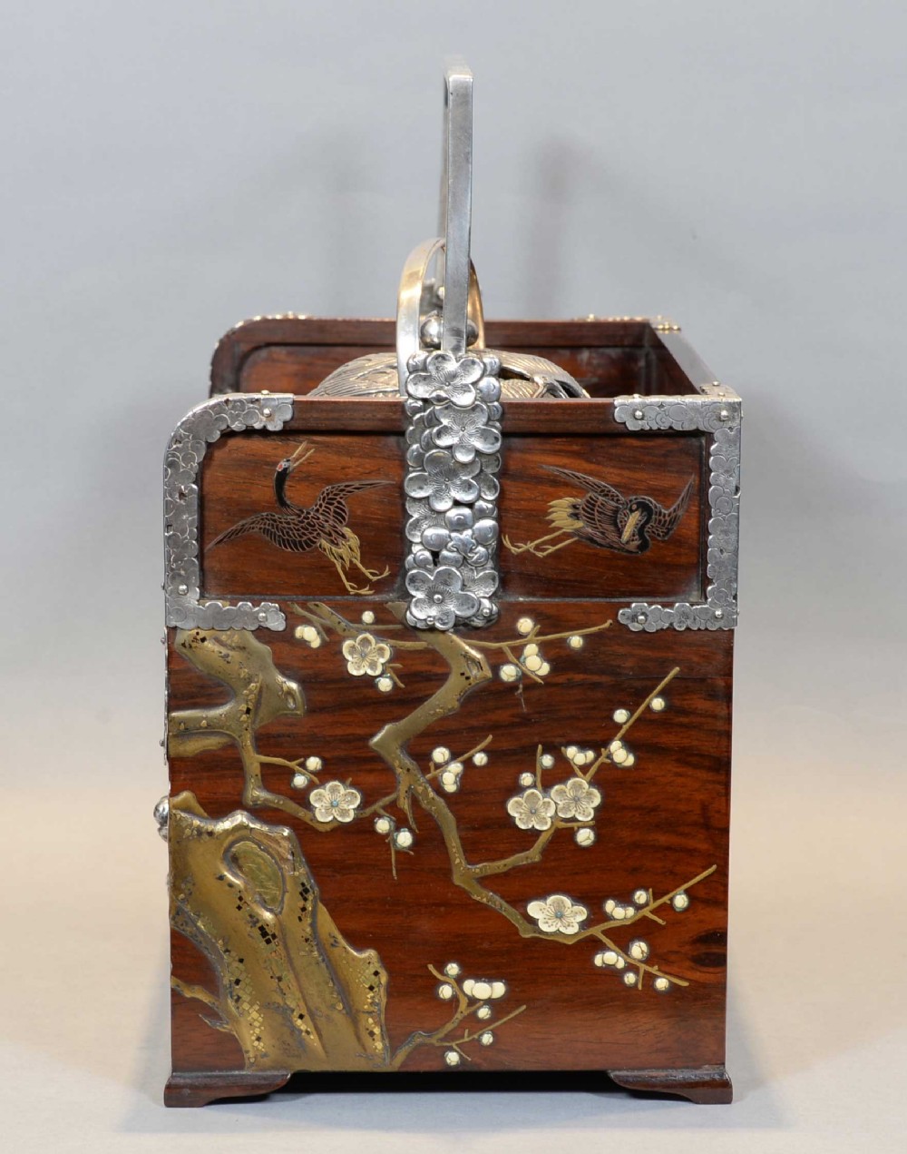 UNUSUAL JAPANESE SILVER MOUNTED SHIBAYAMA & LACQUER SMOKERS TOBACCO BOX View IV