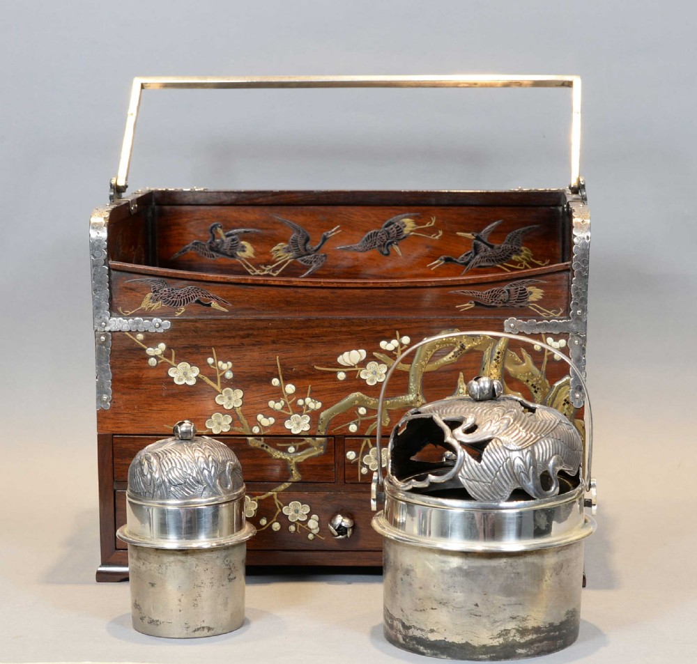 UNUSUAL JAPANESE SILVER MOUNTED SHIBAYAMA & LACQUER SMOKERS TOBACCO BOX View V