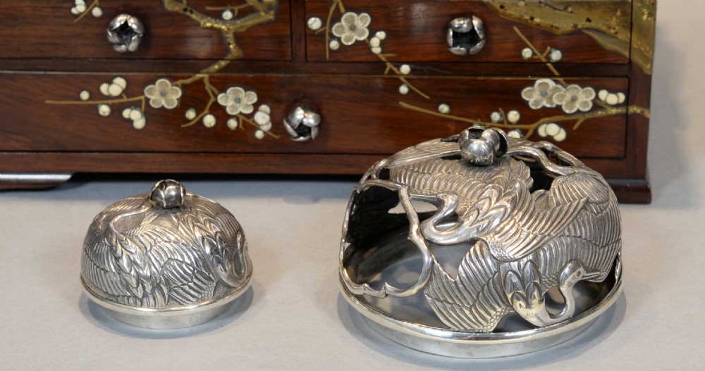 UNUSUAL JAPANESE SILVER MOUNTED SHIBAYAMA & LACQUER SMOKERS TOBACCO BOX View VI