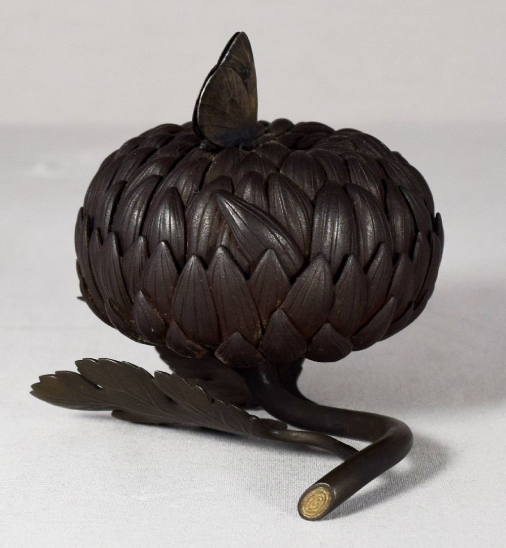 EXCEPTIONAL JAPANESE IRON CHRYSANTHEMUM KOGO BY ISHII MASAO View IV