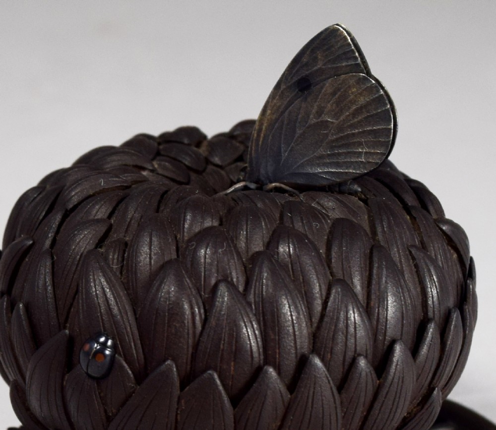 EXCEPTIONAL JAPANESE IRON CHRYSANTHEMUM KOGO BY ISHII MASAO View VIII
