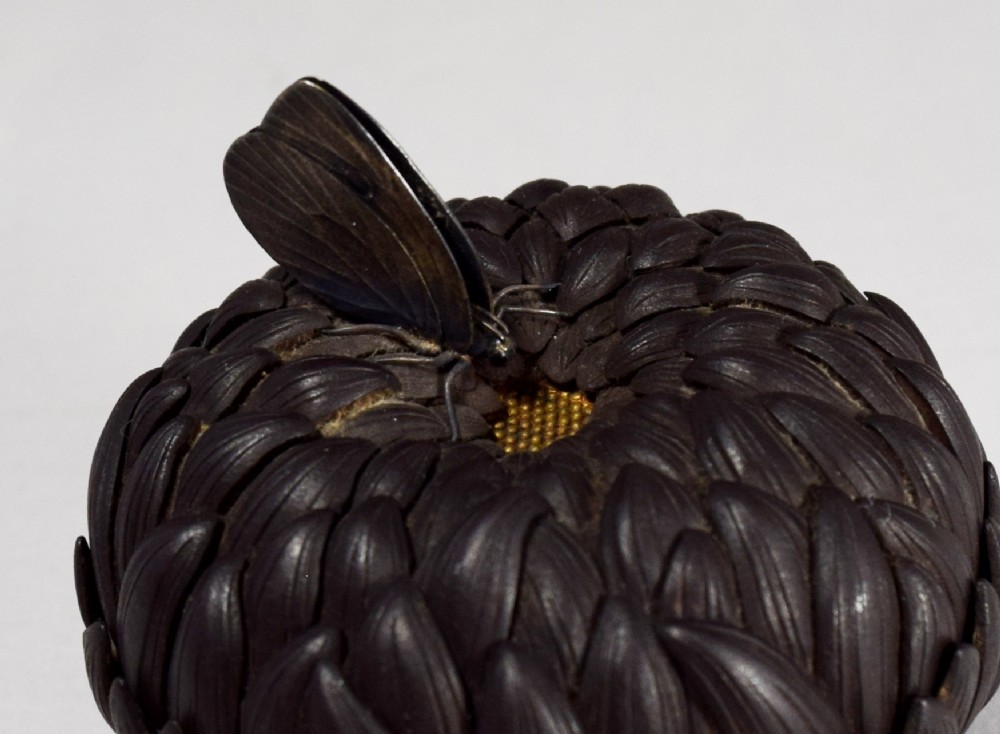 EXCEPTIONAL JAPANESE IRON CHRYSANTHEMUM KOGO BY ISHII MASAO View IX