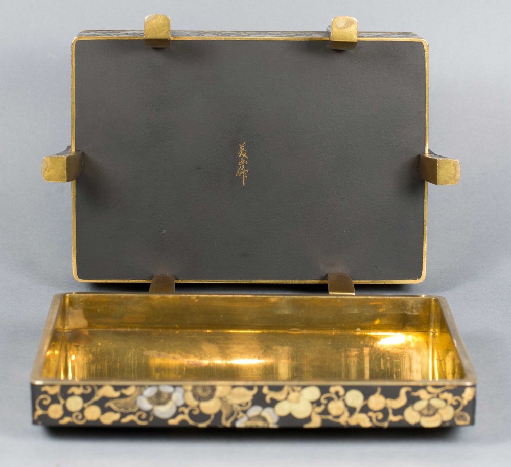 JAPANESE KOMAI STYLE KARABITSU - LIDDED BOX View VIII