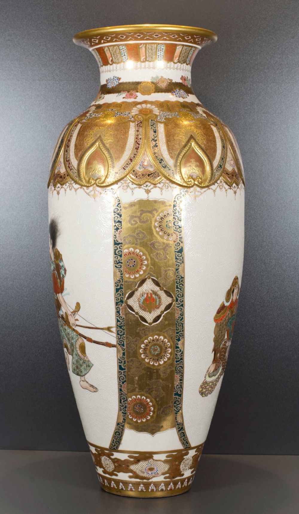 LARGE EXCEPTIONAL QUALITY  JAPANESE SATSUMA SAMURAI VASE - ATTR TO KINKOZAN View IV
