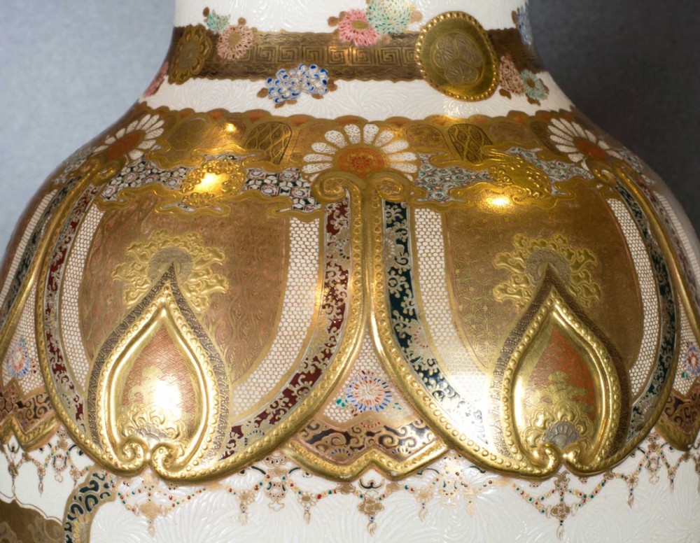 LARGE EXCEPTIONAL QUALITY  JAPANESE SATSUMA SAMURAI VASE - ATTR TO KINKOZAN View X