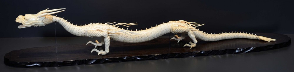LARGE FULLY ARTICULATED JAPANESE IVORY DRAGON ( JIZAI ) OKIMONO ON STAND View VI