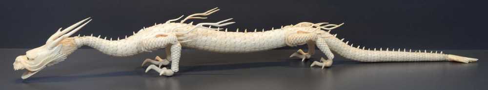 LARGE FULLY ARTICULATED JAPANESE IVORY DRAGON ( JIZAI ) OKIMONO ON STAND View VII