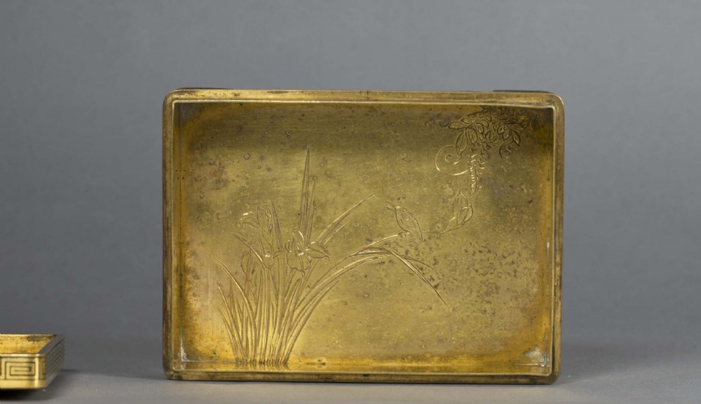 A FINE QUALITY JAPANESE IRON BOX BY THE KOMAI COMPANY OF KYOTO View IX