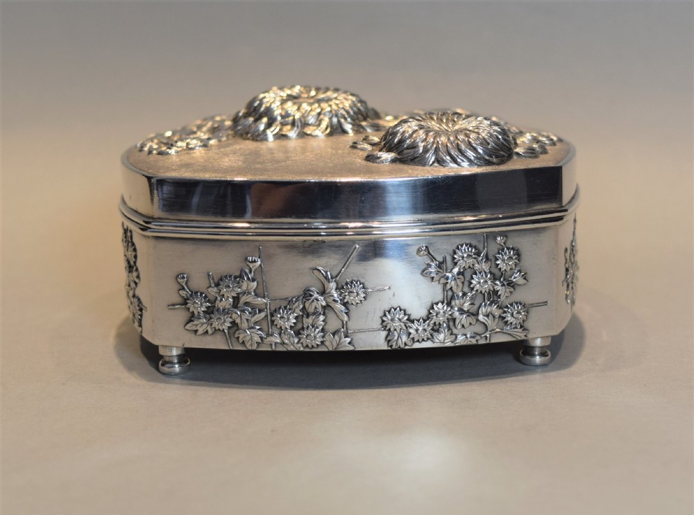 HIGH QUALITY CHINESE SILVER LIDDED BOX BY WAN-HING View IV