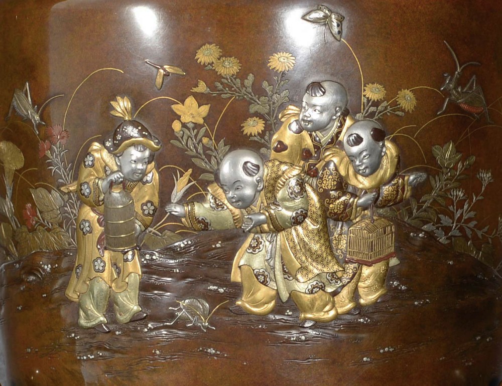 A LARGE JAPANESE MIXED METAL VASE ON STAND DEPICTING BOYS CATCHING CRICKETS View VII