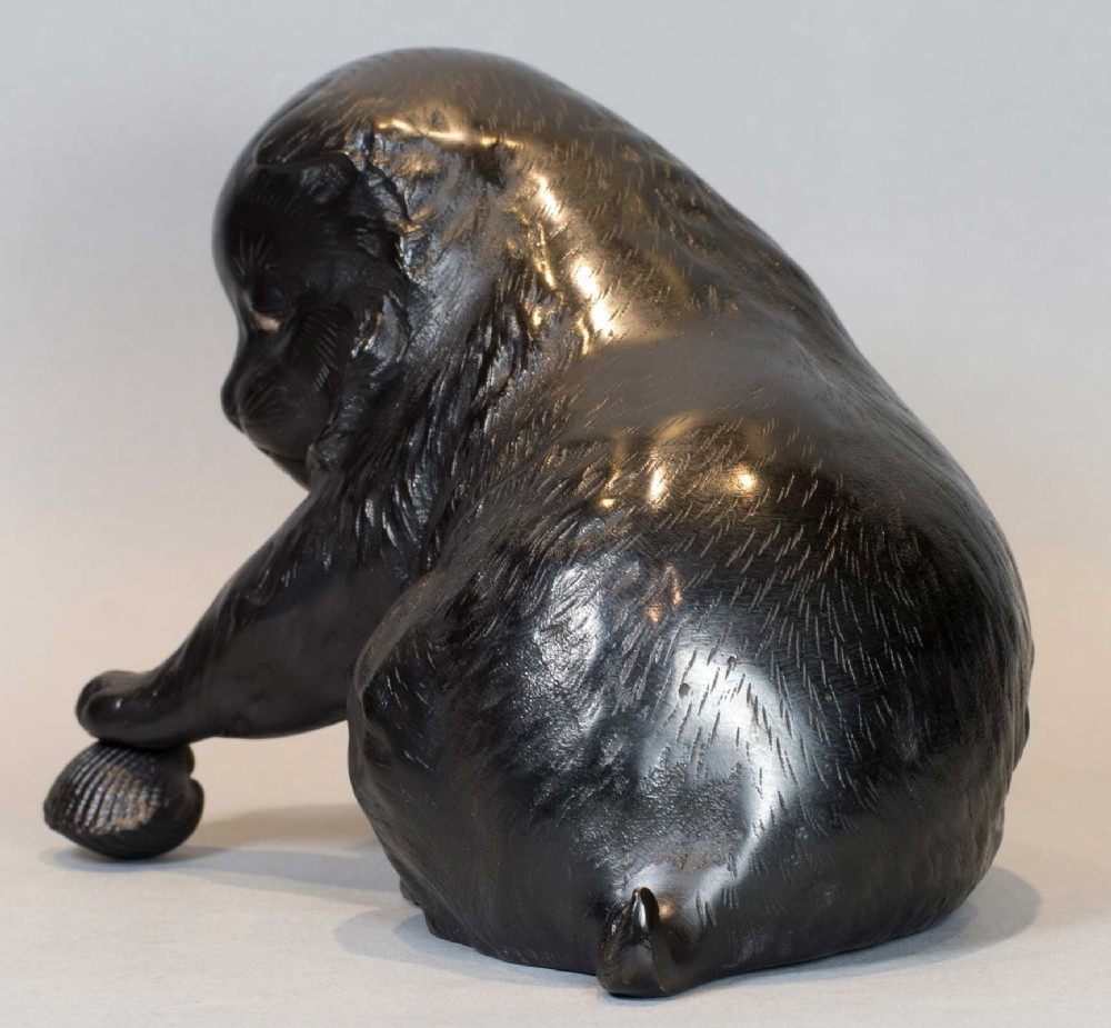 CUTE JAPANESE BRONZE OKIMONO OF AN AKITA PUPPY WITH CLAM SHELL View VI