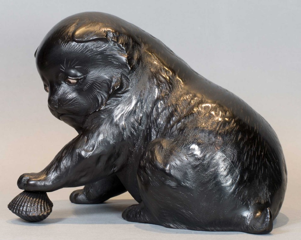 CUTE JAPANESE BRONZE OKIMONO OF AN AKITA PUPPY WITH CLAM SHELL View VIII