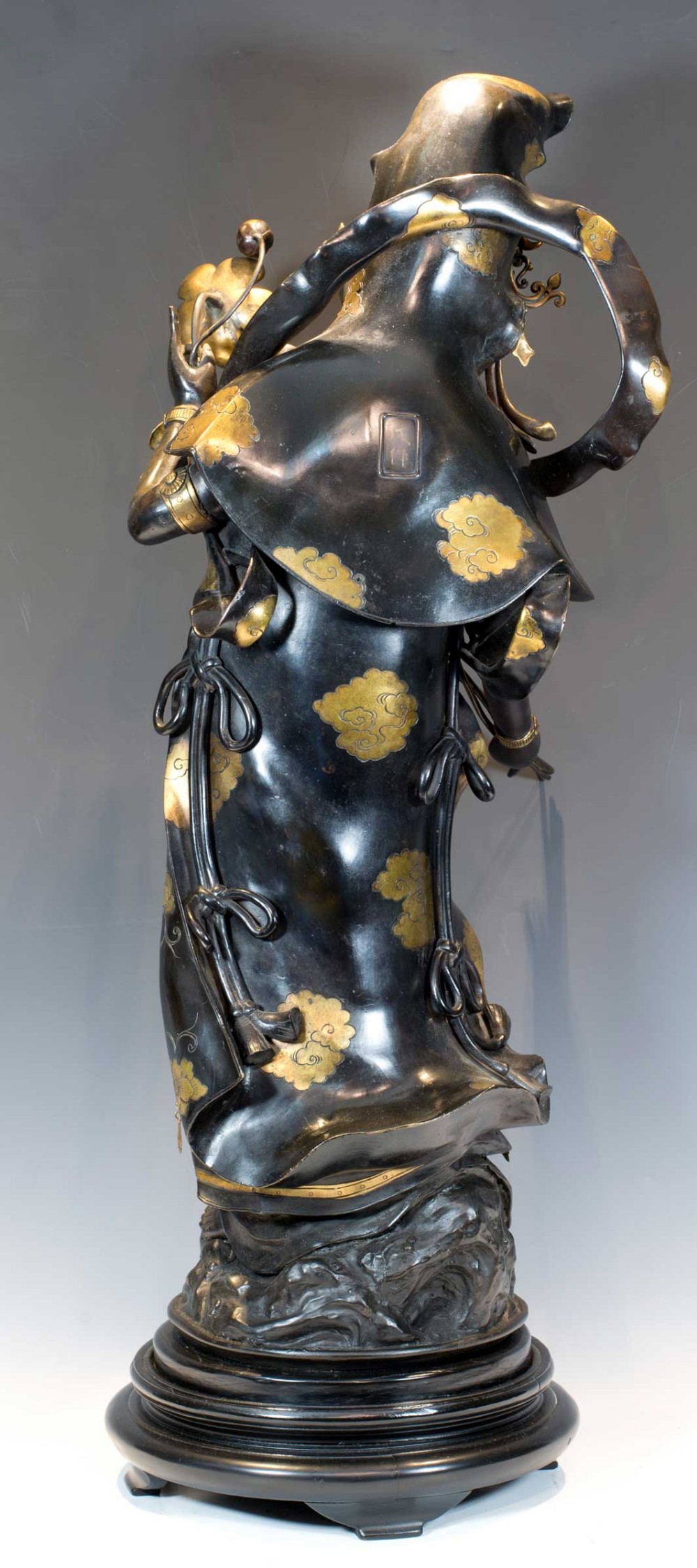 LARGE JAPANESE BUDDHISTIC BRONZE FIGURE OF KANNON BODHISATTVA View V