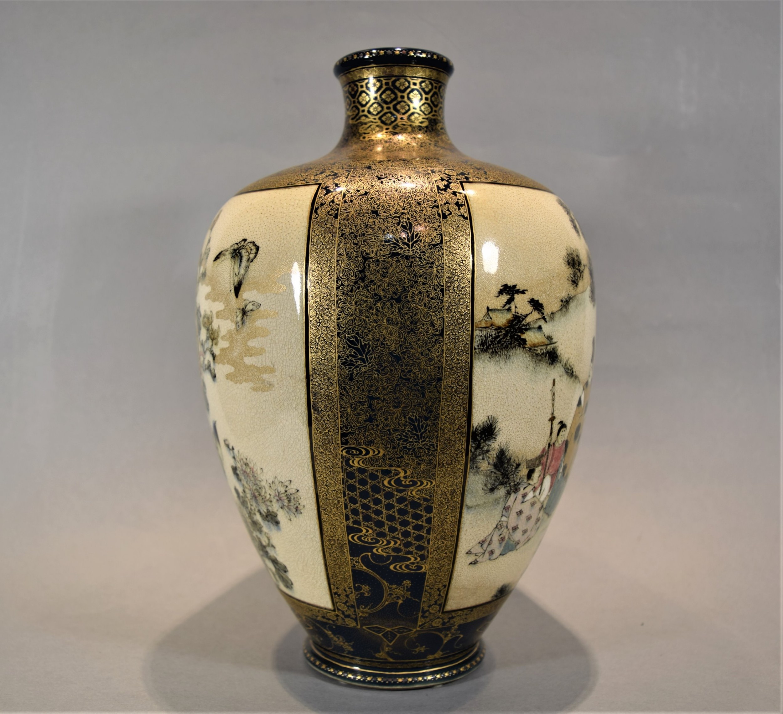 A LARGE HIGH QUALITY JAPANESE TEAL GROUND SATSUMA VASE BY YOZAN View II