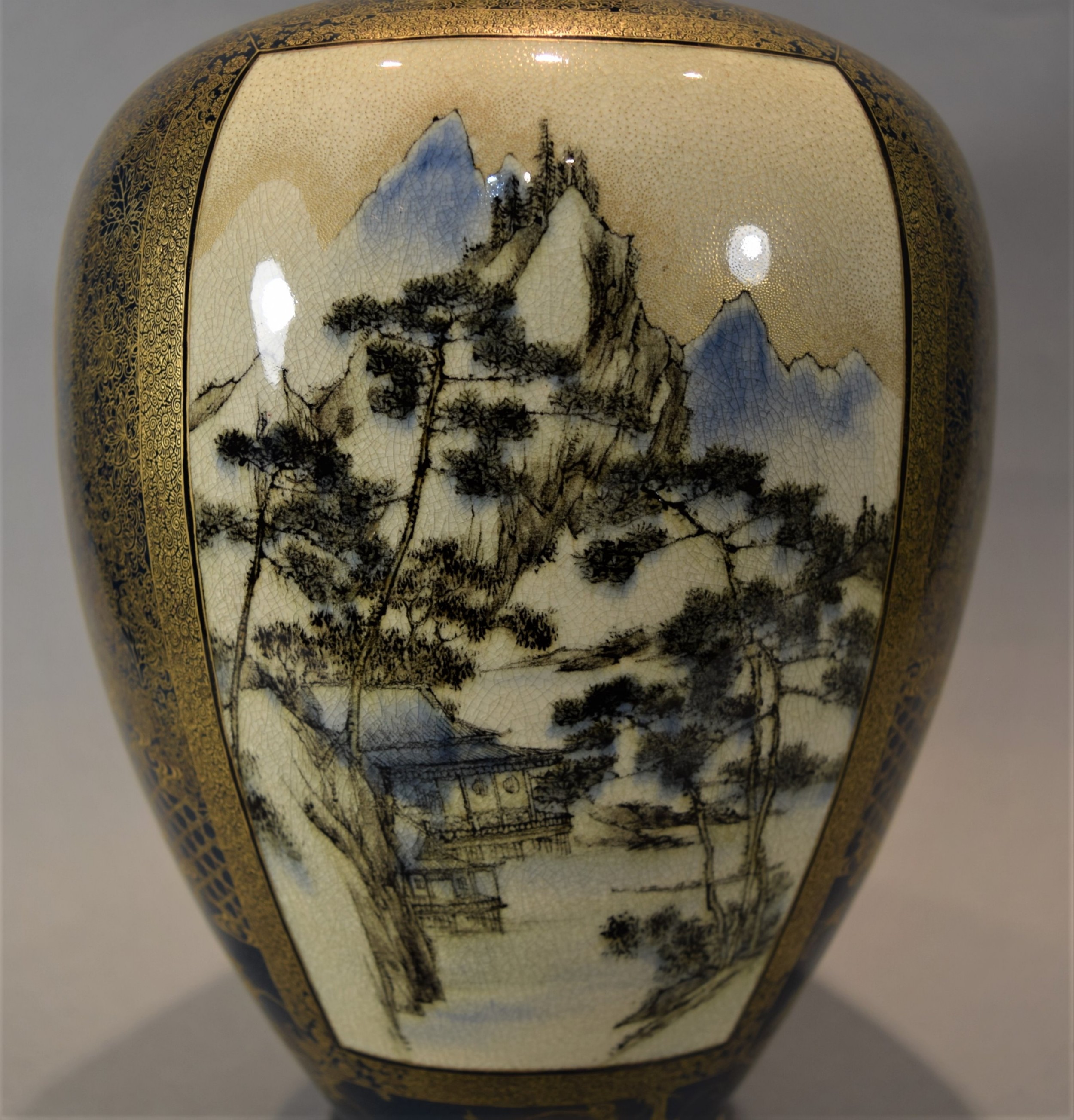 A LARGE HIGH QUALITY JAPANESE TEAL GROUND SATSUMA VASE BY YOZAN View XI