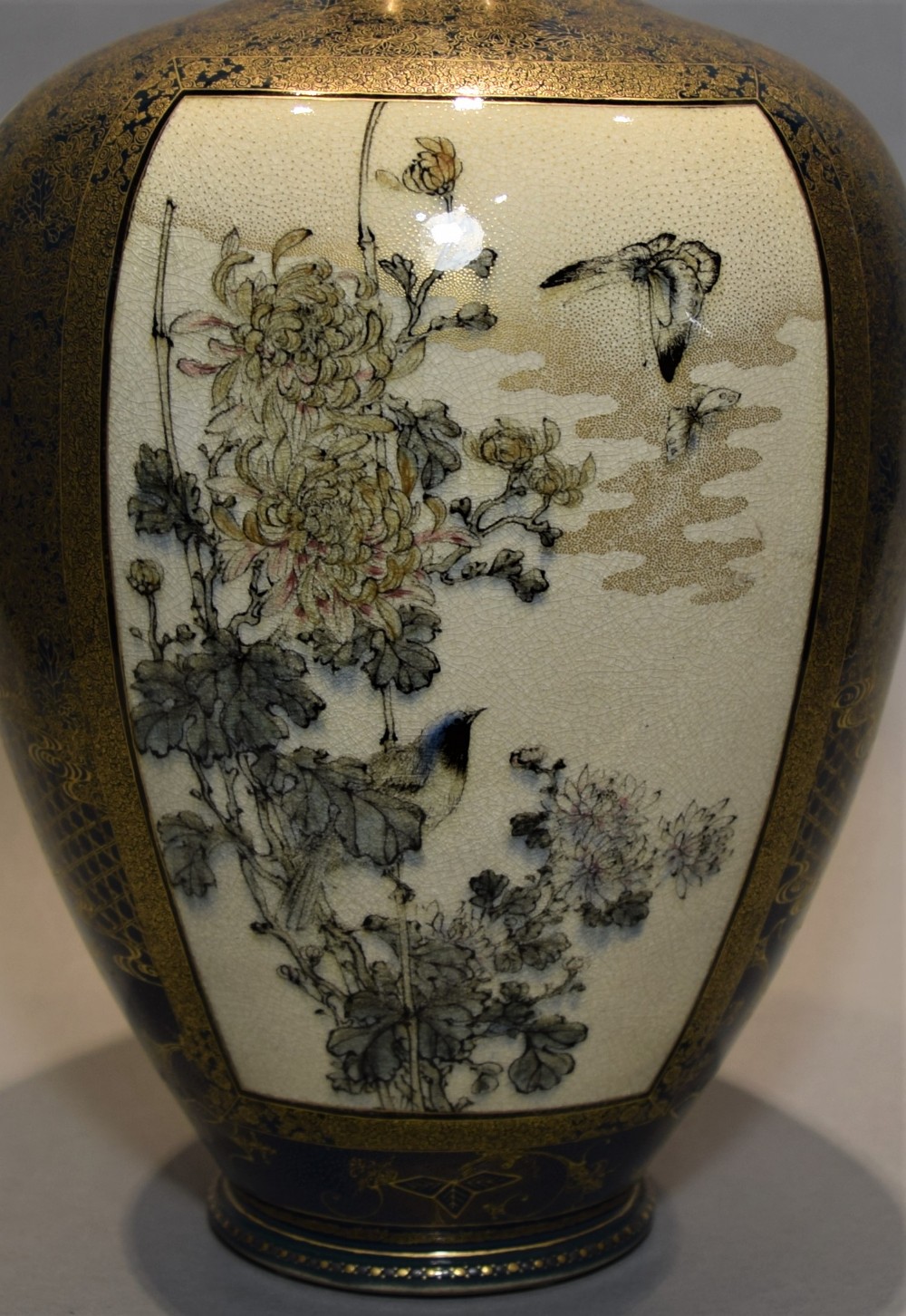 A LARGE HIGH QUALITY JAPANESE TEAL GROUND SATSUMA VASE BY YOZAN View XII
