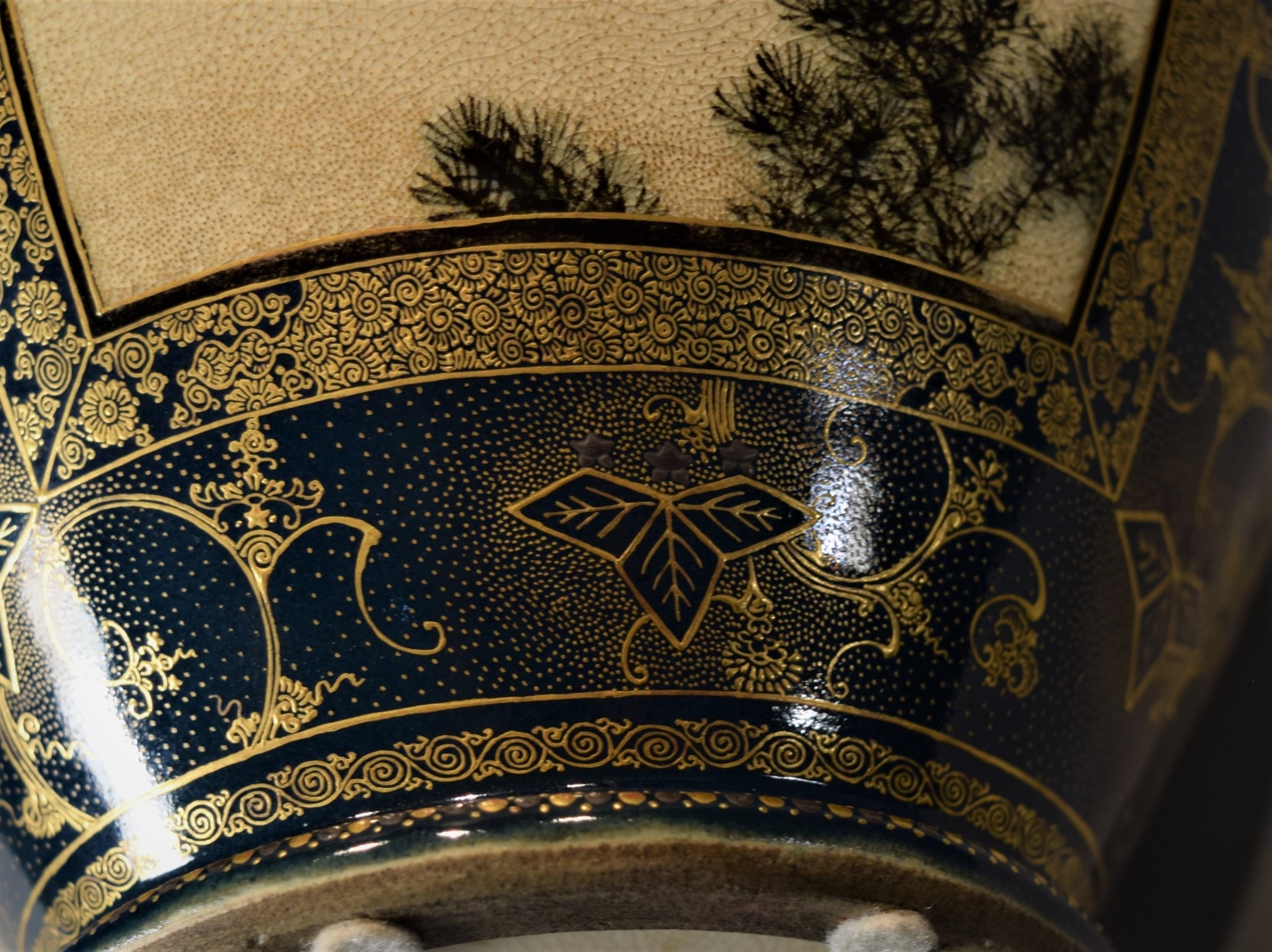 A LARGE HIGH QUALITY JAPANESE TEAL GROUND SATSUMA VASE BY YOZAN View XIV