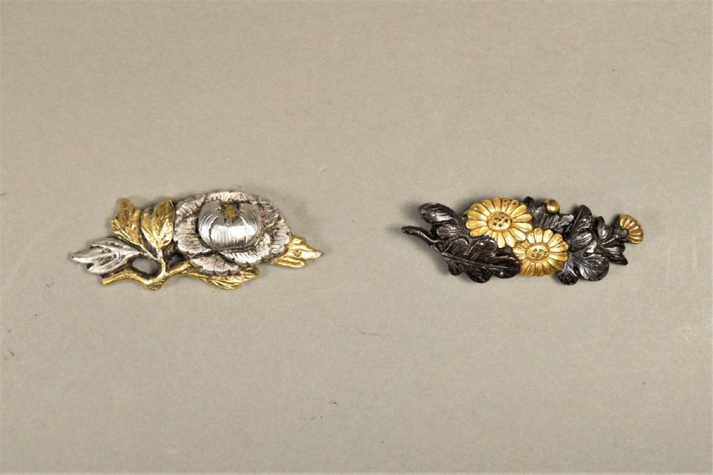 NICE QUALITY PAIR OF JAPANESE MIXED METAL MENUKI - FLOWERS